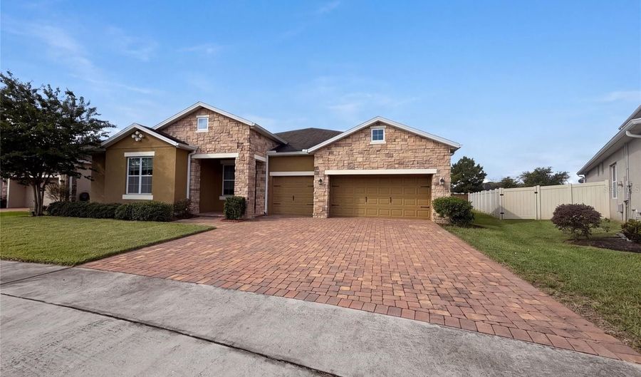 918 BLACKTHORN Dr, Apopka, FL 32703 - 4 Beds, 4 Bath
