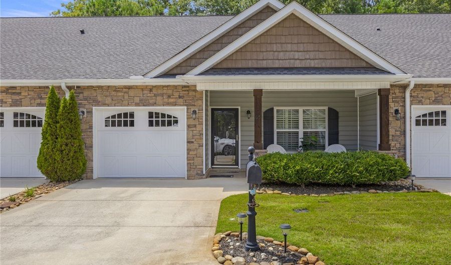 65 Hillsborough Dr, Anderson, SC 29621 - 2 Beds, 2 Bath