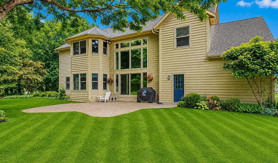7494 Bridle Path Ct SE, Ada, MI 49301 - 5 Beds, 4 Bath