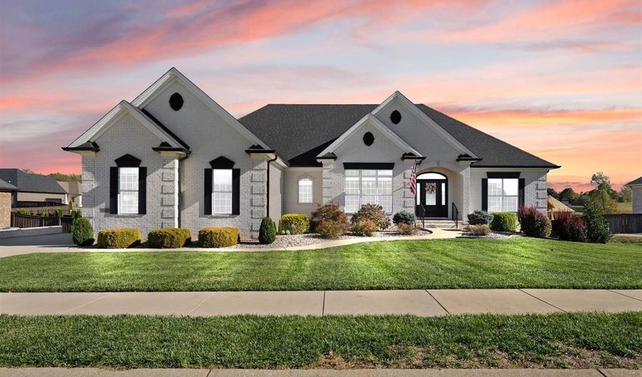 8680 Drakes Blvd, Alvaton, KY 42122 - 5 Beds, 4 Bath