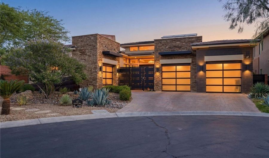 47 Moonfire Dr, Las Vegas, NV 89135 - 3 Beds, 4 Bath