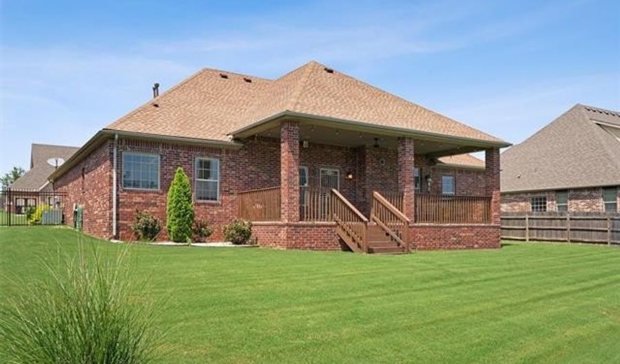5711 Nottingham Pl, Bartlesville, OK 74006 - 4 Beds, 3 Bath