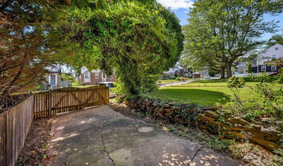 3805 BIDDISON Ln, Baltimore, MD 21206 - 2 Beds, 1 Bath