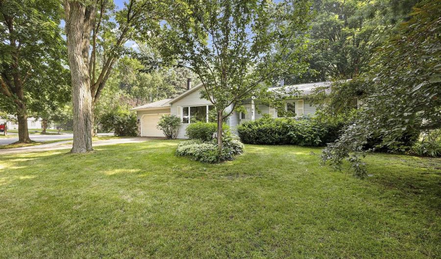 10 Krystana Way, Madison, WI 53711 - 3 Beds, 3 Bath