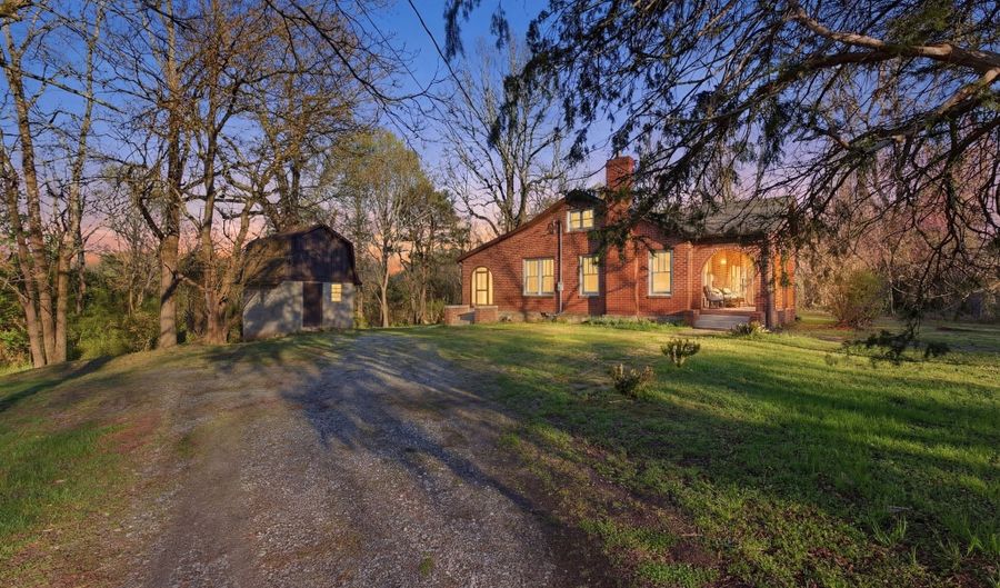 723 Gainesville Hwy, Alto, GA 30510 - 4 Beds, 2 Bath