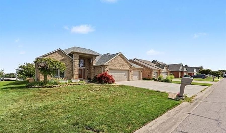 10404 Saint John Dr, Algonac, MI 48001 - 3 Beds, 2 Bath