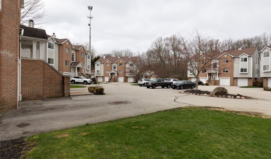 362 Village Pointe Dr, Akron, OH 44313 - 3 Beds, 2 Bath