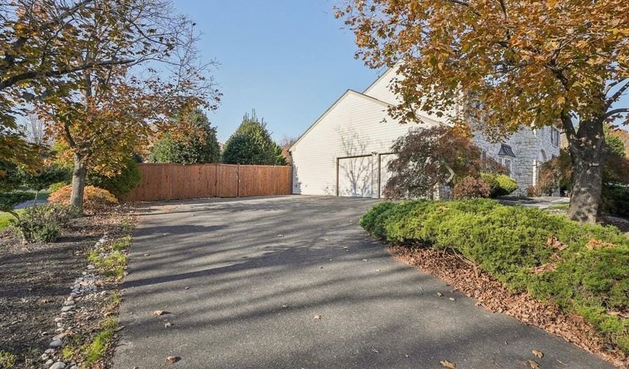 10 BETH Dr, Ambler, PA 19002 - 4 Beds, 4 Bath