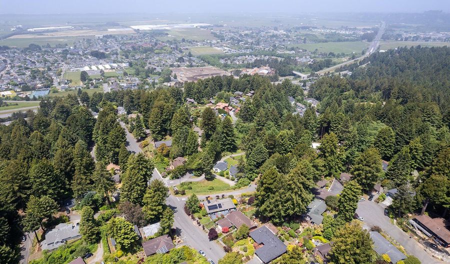 48 California Ave, Arcata, CA 95521 - 3 Beds, 2 Bath