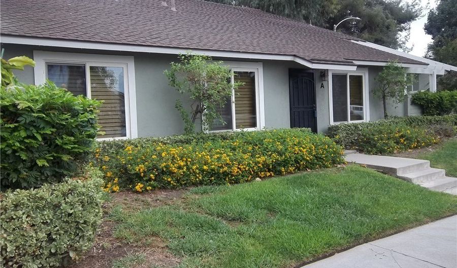 5417 E Pine Ridge Way E A, Anaheim, CA 92807 - 2 Beds, 1 Bath