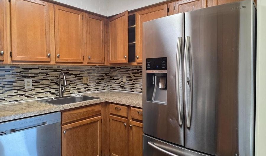 22- D OYSTER BAY Rd, Absecon, NJ 08201 - 2 Beds, 3 Bath