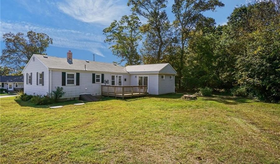 3 Creighton Pl, Coventry, RI 02816 - 3 Beds, 1 Bath
