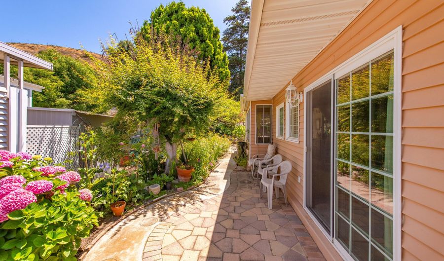 18 Paseo Margarita 234, Camarillo, CA 93012 - 2 Beds, 2 Bath