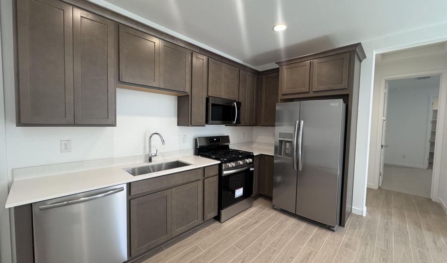 23333 W Mobile Ln, Buckeye, AZ 85326 - 1 Beds, 1 Bath