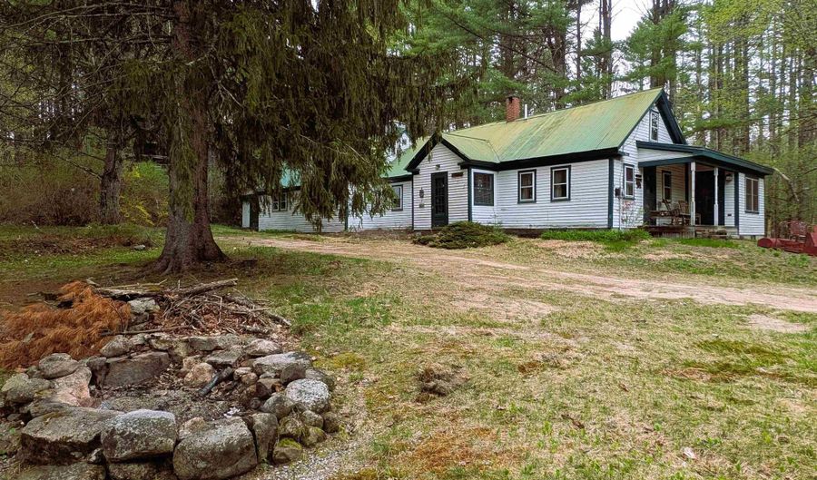 211 High St, Albany, NH 03818 - 2 Beds, 2 Bath