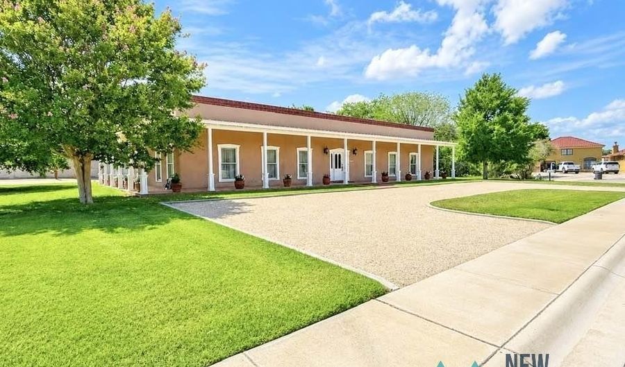 1531 La Vina Ct, Carlsbad, NM 88220 - 3 Beds, 2 Bath