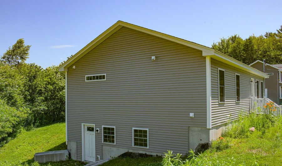 50 Braman St, Auburn, ME 04210 - 2 Beds, 2 Bath