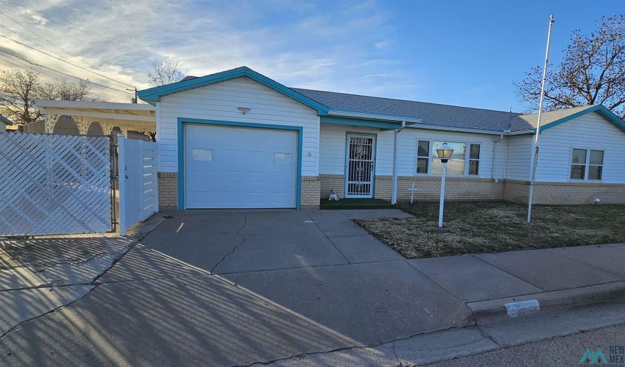 1401 W Cannon Ave, Artesia, NM 88210 - 3 Beds, 2 Bath