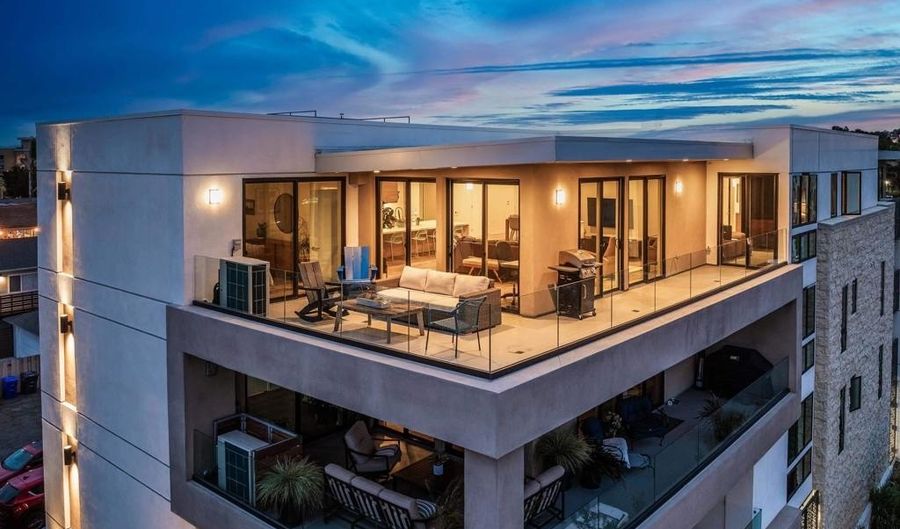 3097 Madison St 402, Carlsbad, CA 92008 - 2 Beds, 3 Bath