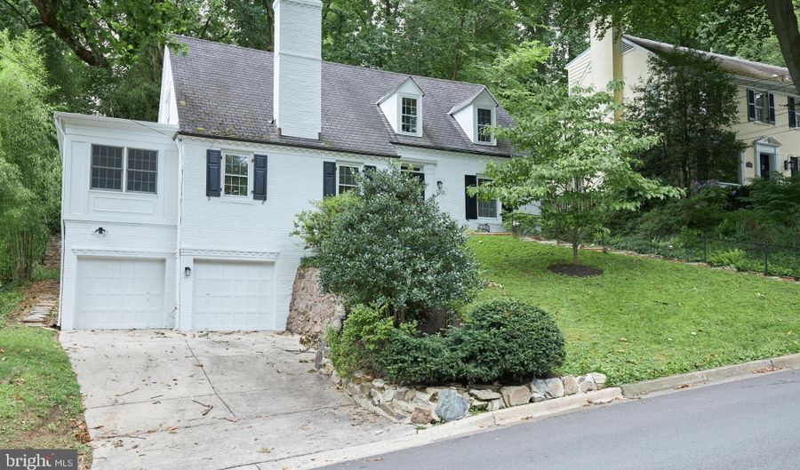 5306 ALBEMARLE St, Bethesda, MD 20816 - 5 Beds, 4 Bath