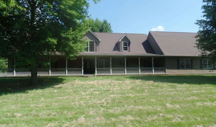 5408 N State Rd 157 Hwy, Bloomfield, IN 47424 - 4 Beds, 3 Bath