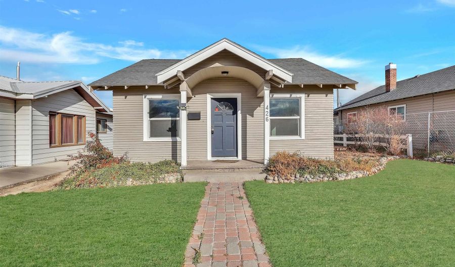 426 9th Ave N, Buhl, ID 83316 - 3 Beds, 1 Bath