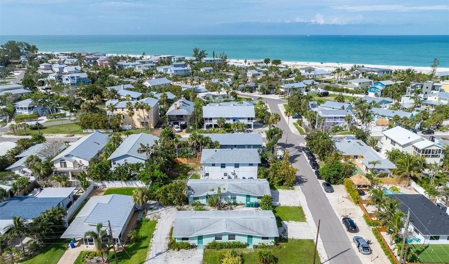 411 ALAMANDA Rd, Anna Maria, FL 34216 - 8 Beds, 4 Bath
