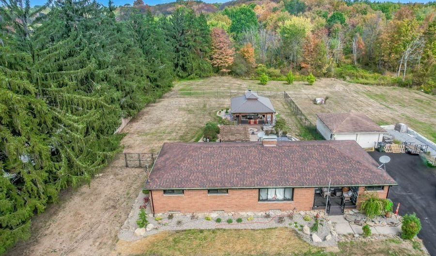 540 E Bayton St, Alliance, OH 44601 - 3 Beds, 2 Bath