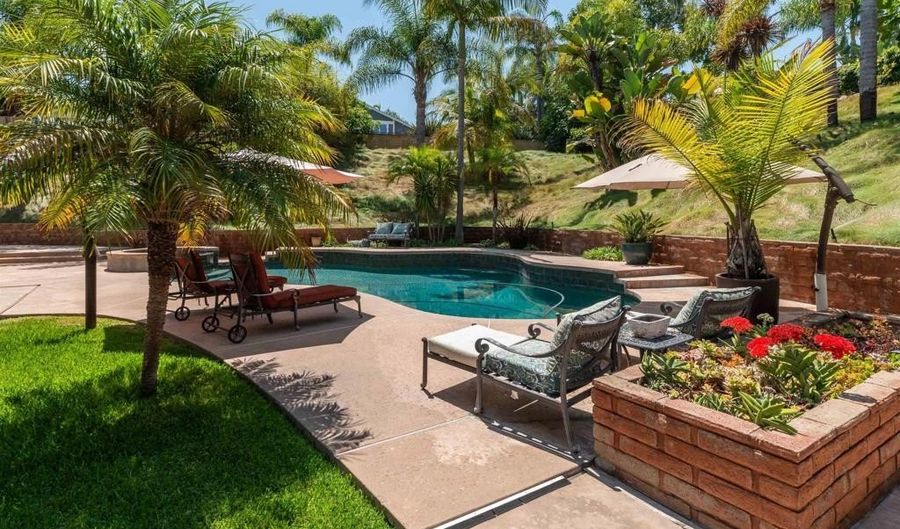 6541 Vispera Pl, Carlsbad, CA 92009 - 4 Beds, 5 Bath