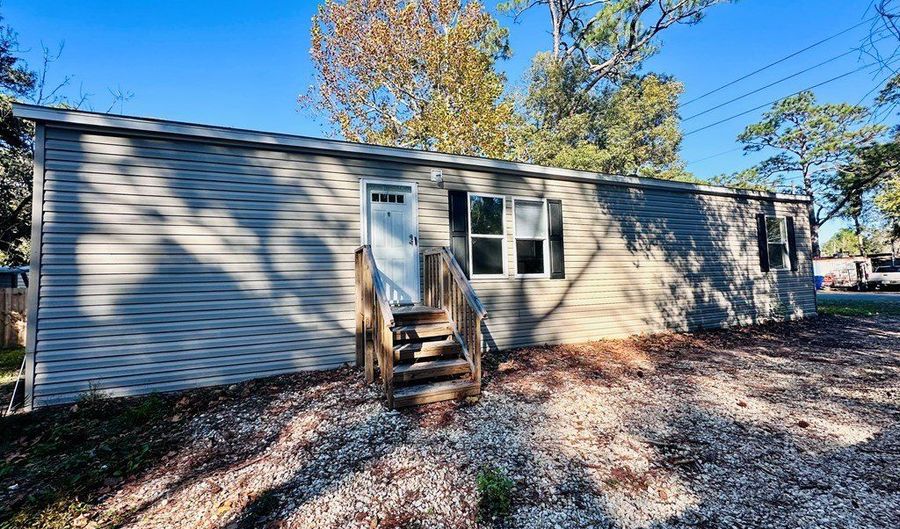 296 24th Ave, Apalachicola, FL 32320 - 2 Beds, 2 Bath