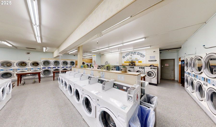 97900 SHOPPING CENTER Ave, Brookings, OR 97415 - 0 Beds, 0 Bath