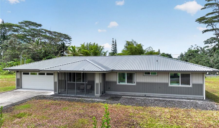 15 21st Ave, Hilo, HI 96720 - 3 Beds, 3 Bath