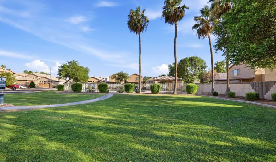10644 W CORONADO Rd, Avondale, AZ 85392 - 3 Beds, 3 Bath