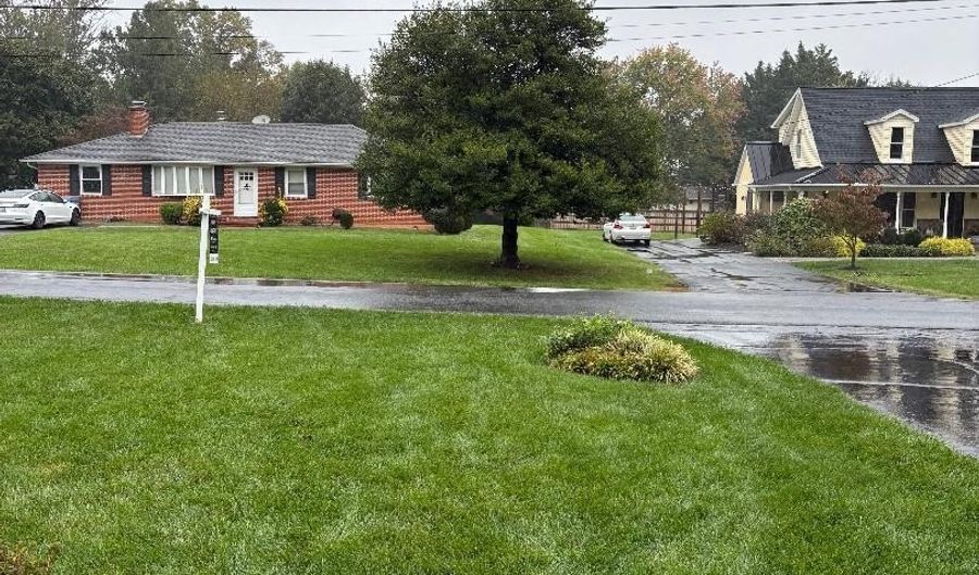 1012 WINFIELD Dr, Bel Air, MD 21015 - 3 Beds, 1 Bath