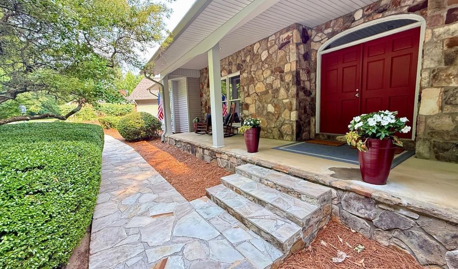 2611 COLEMAN Rd, Anniston, AL 36207 - 6 Beds, 6 Bath