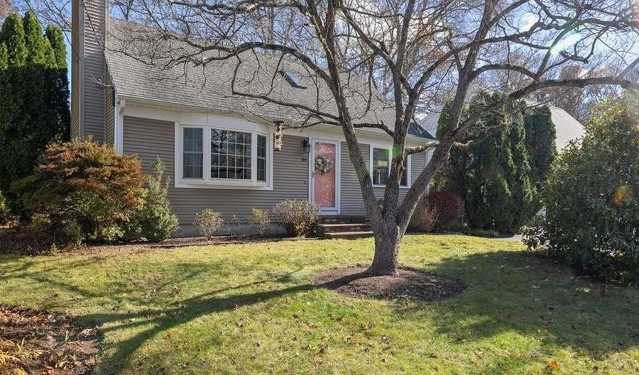 59 Spice Bush Trl, Narragansett, RI 02882 - 3 Beds, 2 Bath