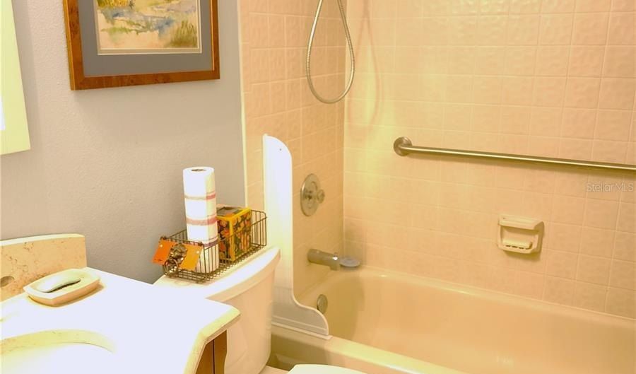 632 RED OAK Cir 104, Altamonte Springs, FL 32701 - 3 Beds, 4 Bath