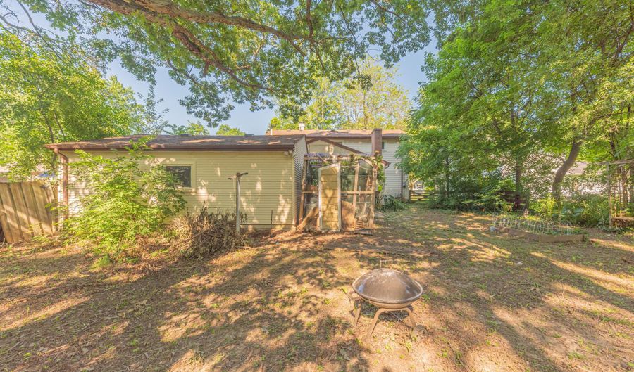 275 Highlake Ave, Ann Arbor, MI 48103 - 4 Beds, 2 Bath