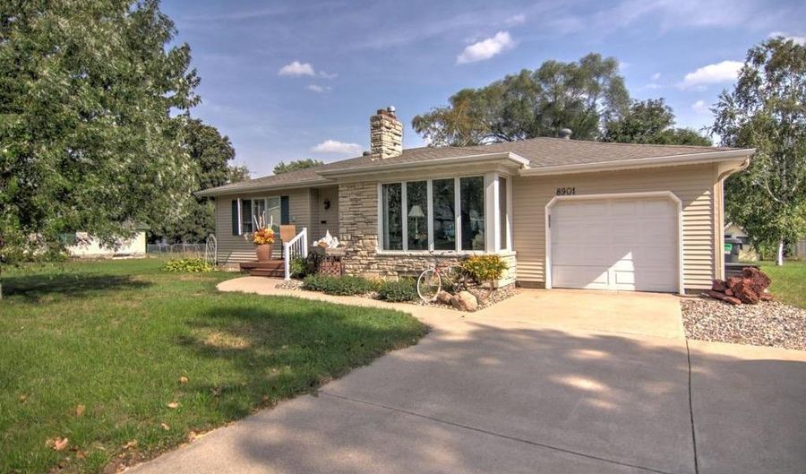8901 15th Ave S, Bloomington, MN 55425 - 3 Beds, 2 Bath