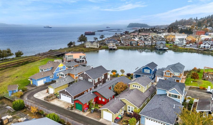 265 23RD St, Astoria, OR 97103 - 3 Beds, 2 Bath