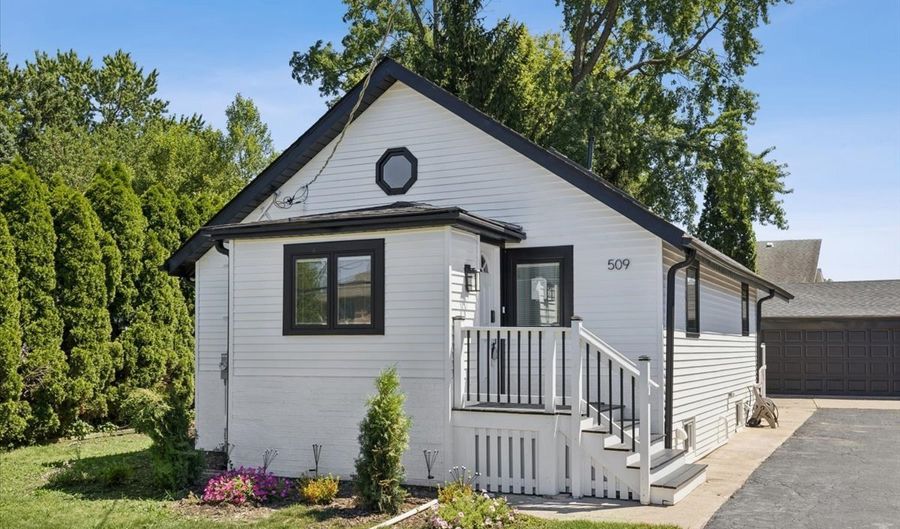 509 E Lincoln St, Arlington Heights, IL 60005 - 3 Beds, 2 Bath