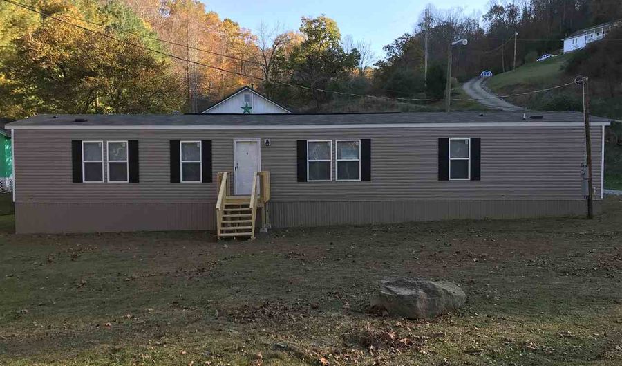 651 Midway Rd, Alum Creek, WV 25003 - 3 Beds, 2 Bath