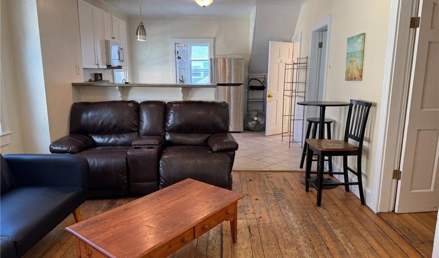 9 Ann St 2, Newport, RI 02840 - 5 Beds, 2 Bath