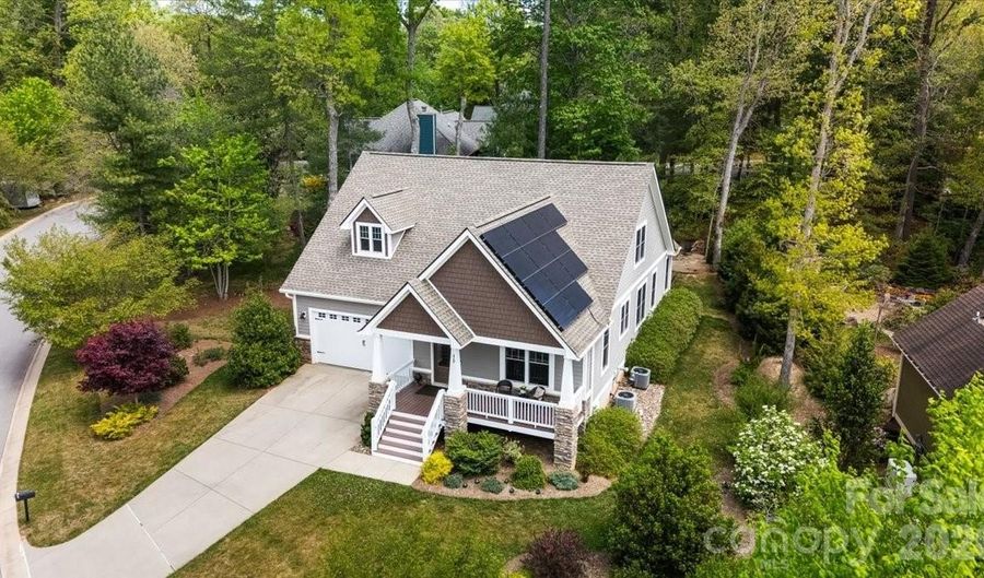 15 Quail Hollow Dr, Arden, NC 28704 - 4 Beds, 3 Bath