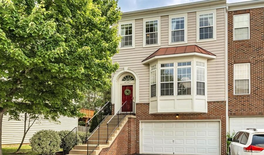 6747 APPLEMINT Ln, Alexandria, VA 22310 - 4 Beds, 4 Bath