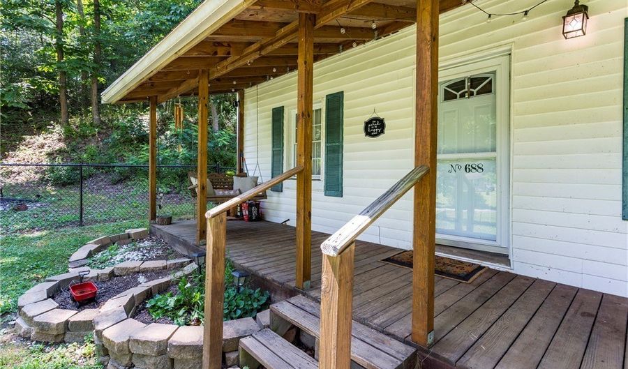688 Saunders Hollow Rd, Barboursville, WV 25504 - 4 Beds, 2 Bath