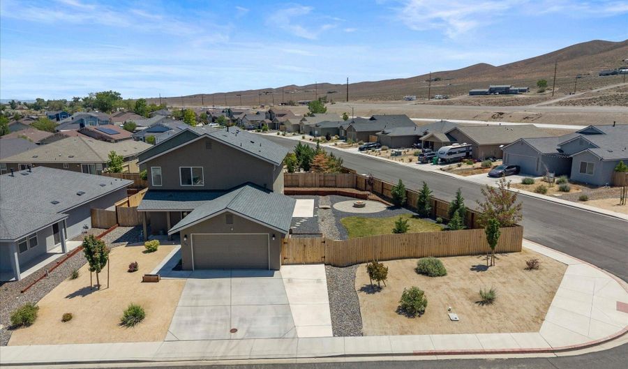 765 Garnet Way, Fernley, NV 89408 - 3 Beds, 3 Bath