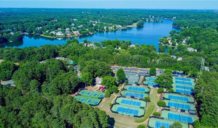 425 Red Jacket Way, Alpharetta, GA 30005 - 5 Beds, 4 Bath