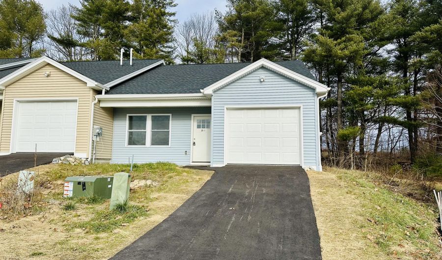 25 Village Cir, Augusta, ME 04330 - 2 Beds, 2 Bath