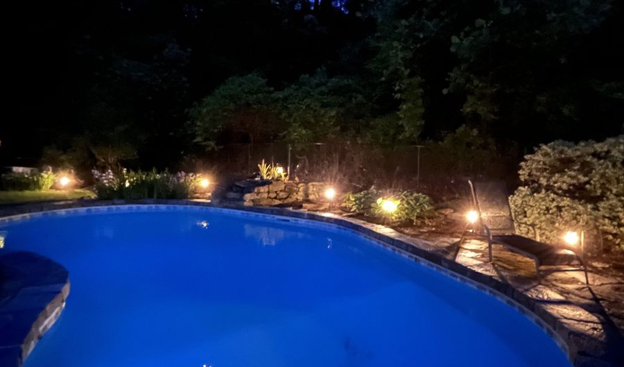 37 N Pleasant Rise, Brookfield, CT 06804 - 4 Beds, 4 Bath